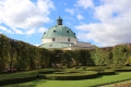 Rotunda a zelená stěna