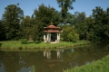 Čínský pavilon potřebující obnovu